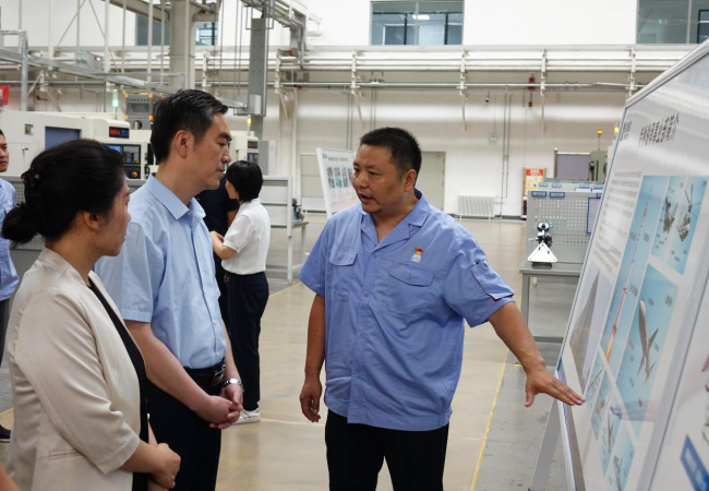 河南省工信廳黨組成員、副廳長孫永民一行蒞臨公司考察調(diào)研
